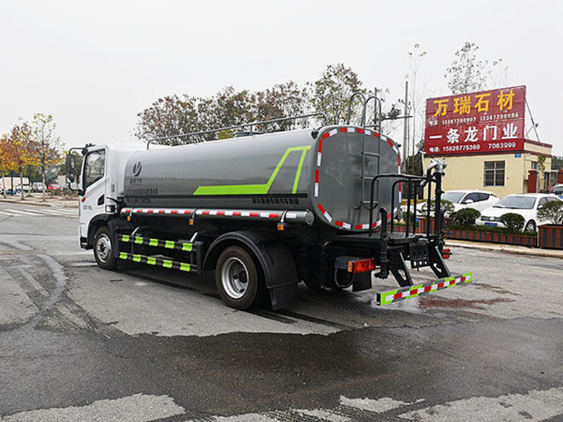 東風(fēng)華神T3   9噸灑水車