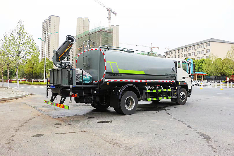 福田瑞沃12-15噸綠化噴灑車